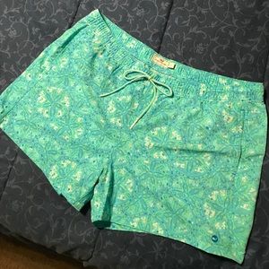 Vineyard Vines print performance shorts size L